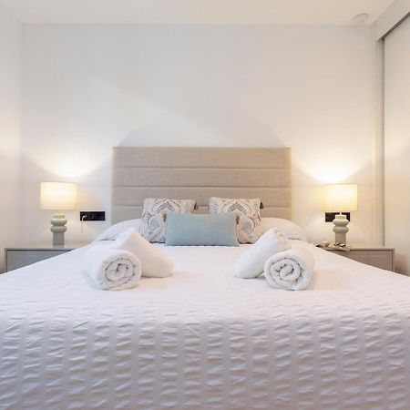 Malagueta Beach Front Luxury Apartment By Rent Me Malaga Bagian luar foto