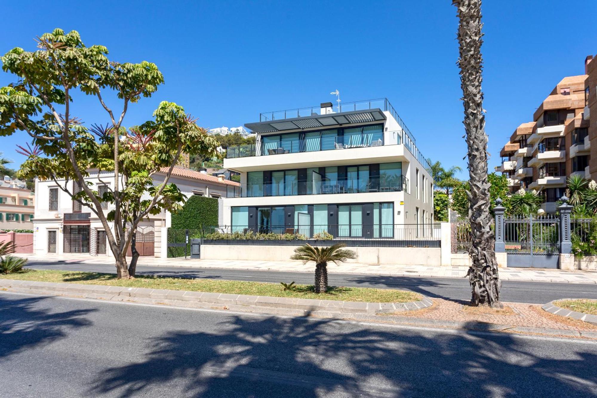 Malagueta Beach Front Luxury Apartment By Rent Me Malaga Bagian luar foto